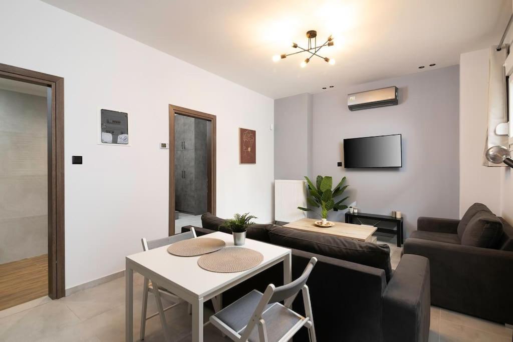 Modern & Comfy Apartment Thessaloniki Exterior photo